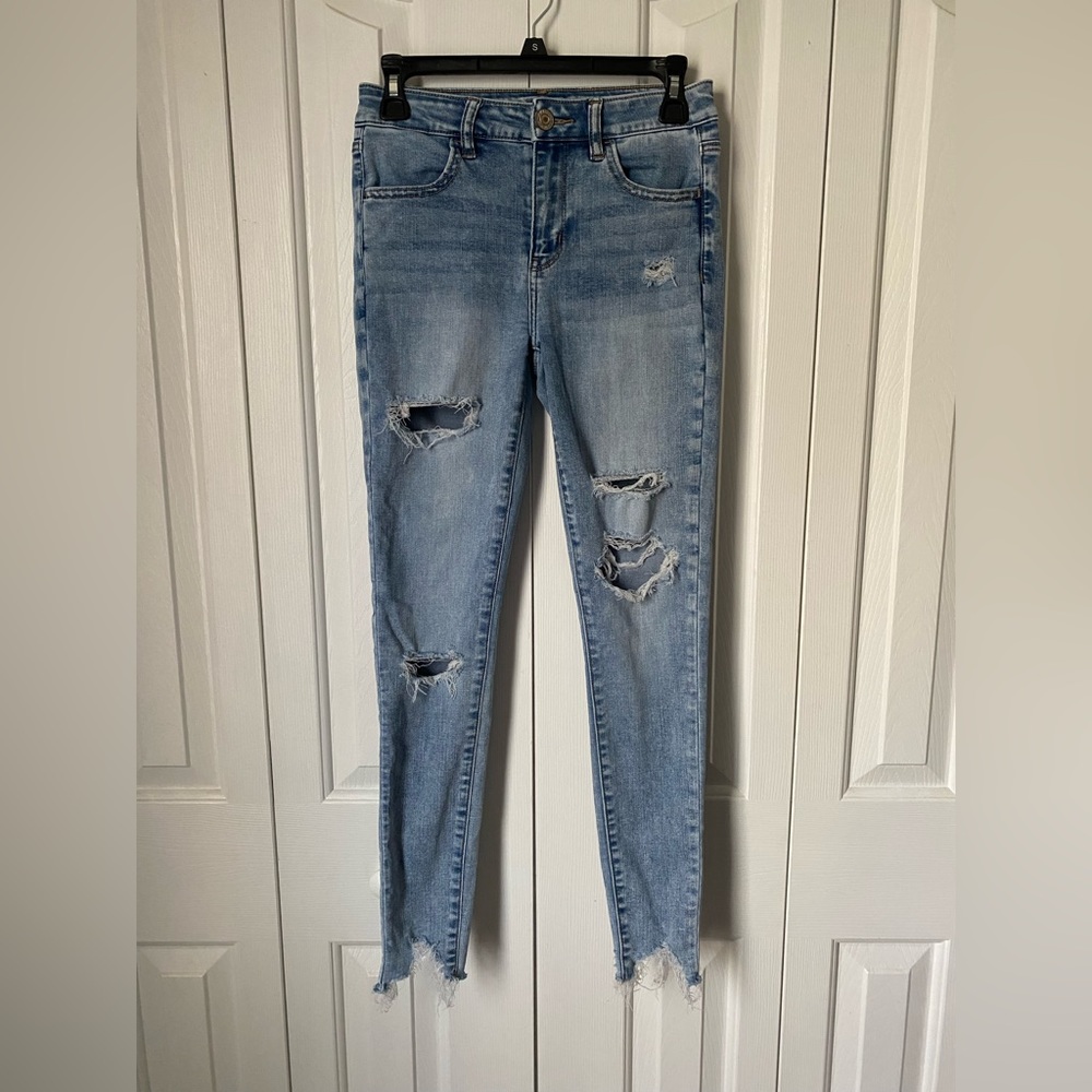 AMERICAN EAGLE SKINNY JEANS - SIZE 2